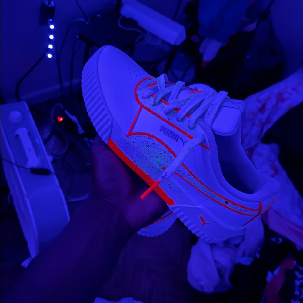 Pumas Females  Orange liner